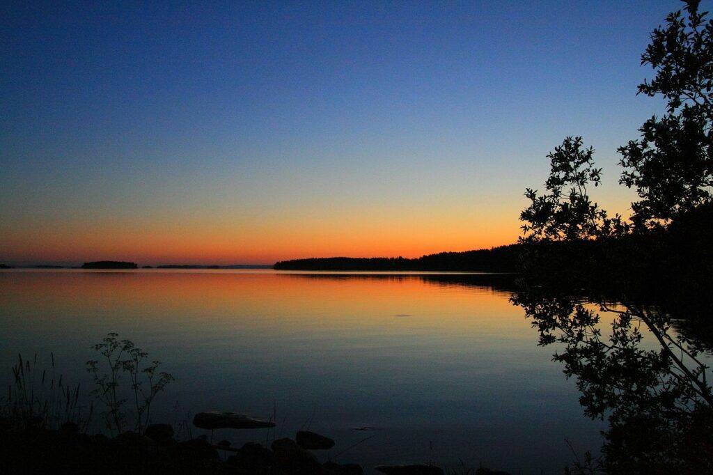 midnight sun, finnish lapland, horizon